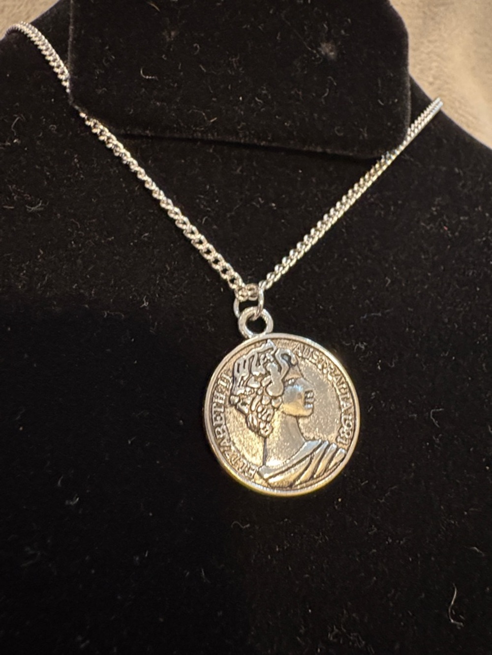 Silver Coin Pendant Necklace - Unbranded